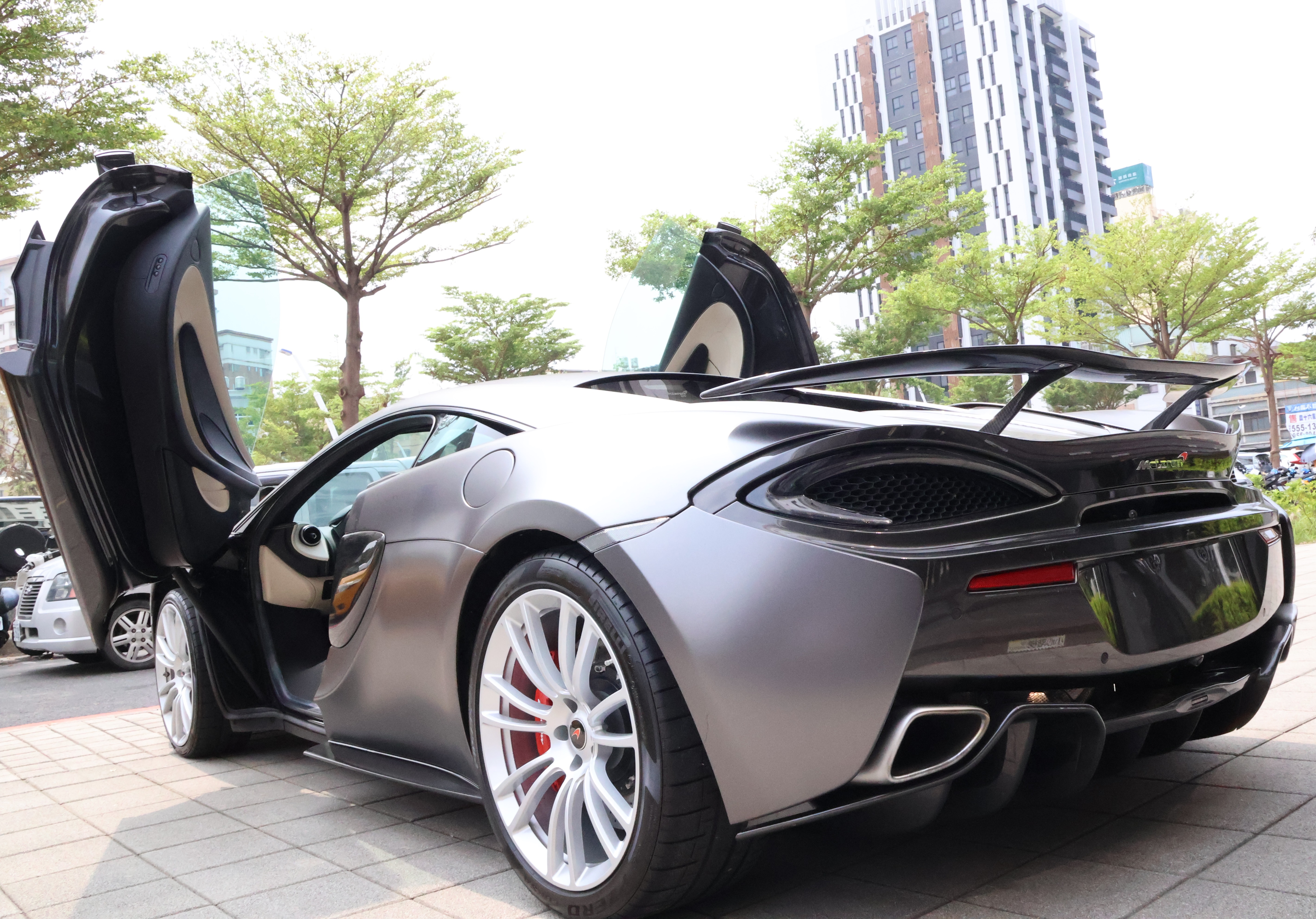02雙11聯合拍賣-麥拉倫570S Coupe