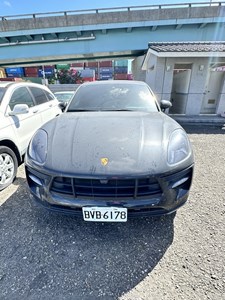 保時捷正面