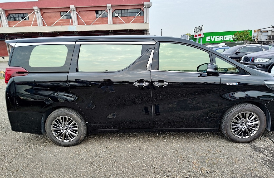 TOYOTA油電混合7人座