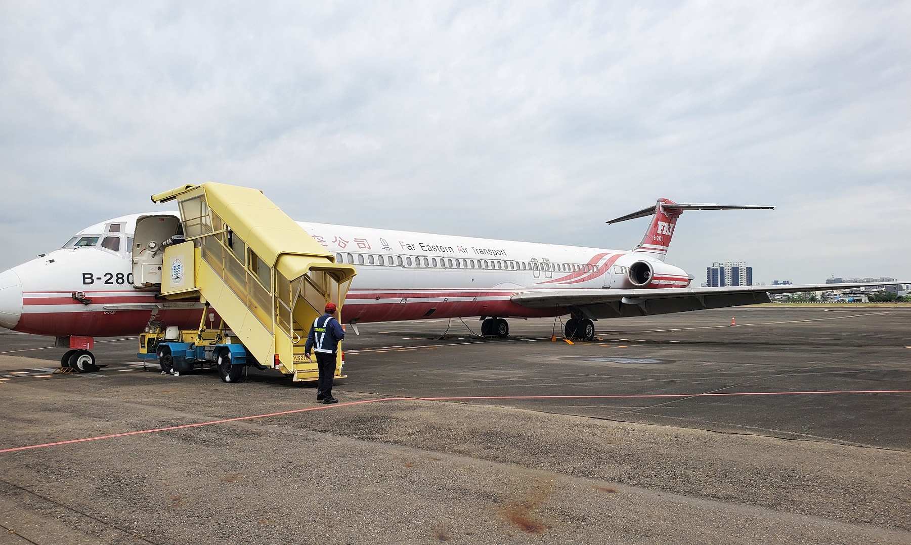 高雄分署拍賣遠航飛機800萬元起標